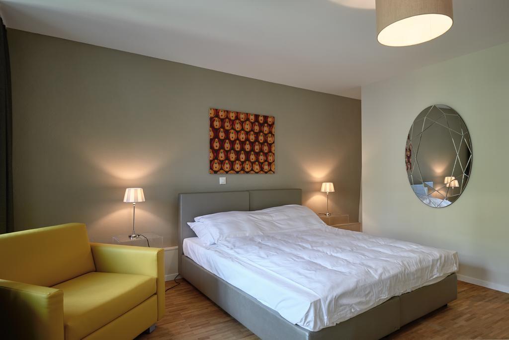 Hotel Hine Adon Fribourg Exteriör bild