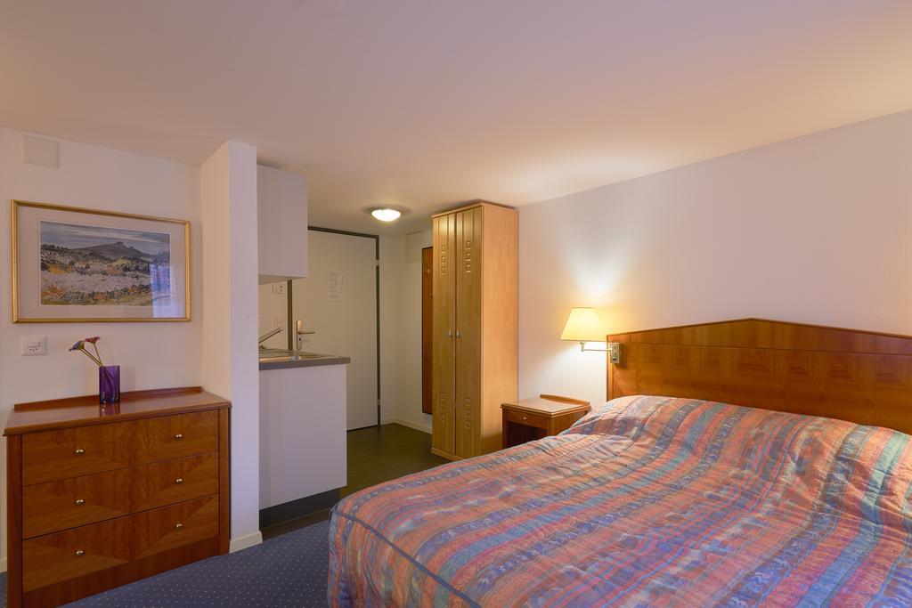 Hotel Hine Adon Fribourg Exteriör bild