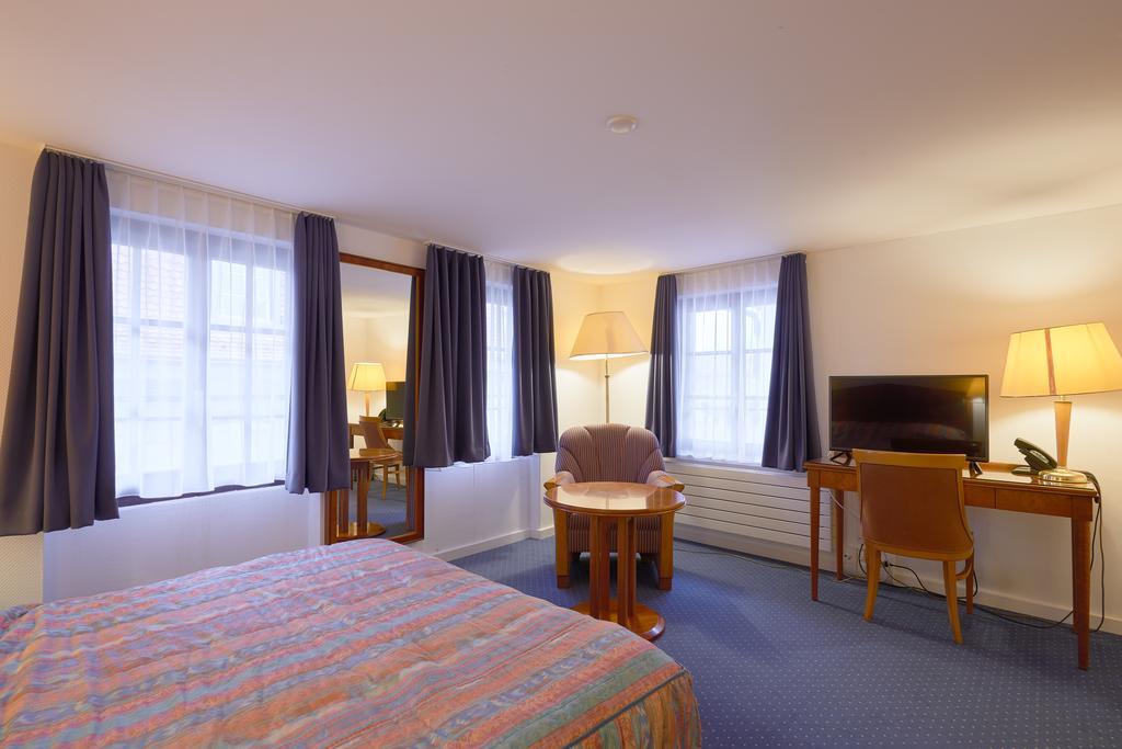 Hotel Hine Adon Fribourg Exteriör bild