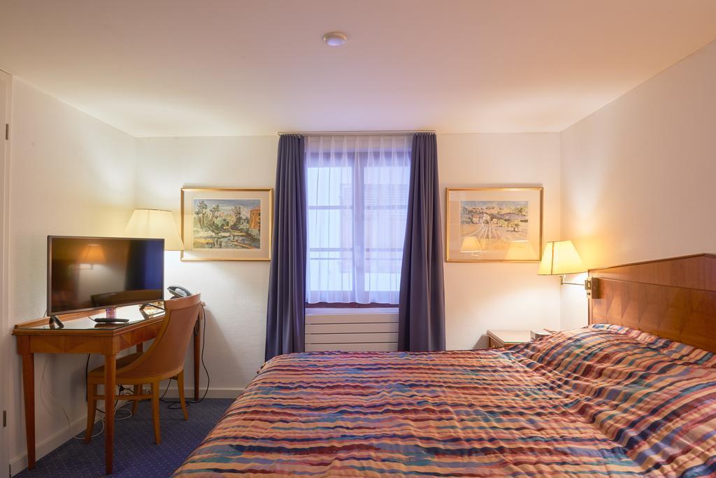 Hotel Hine Adon Fribourg Exteriör bild