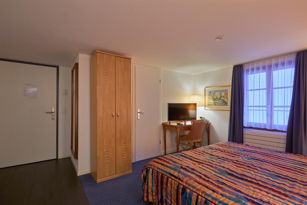Hotel Hine Adon Fribourg Exteriör bild