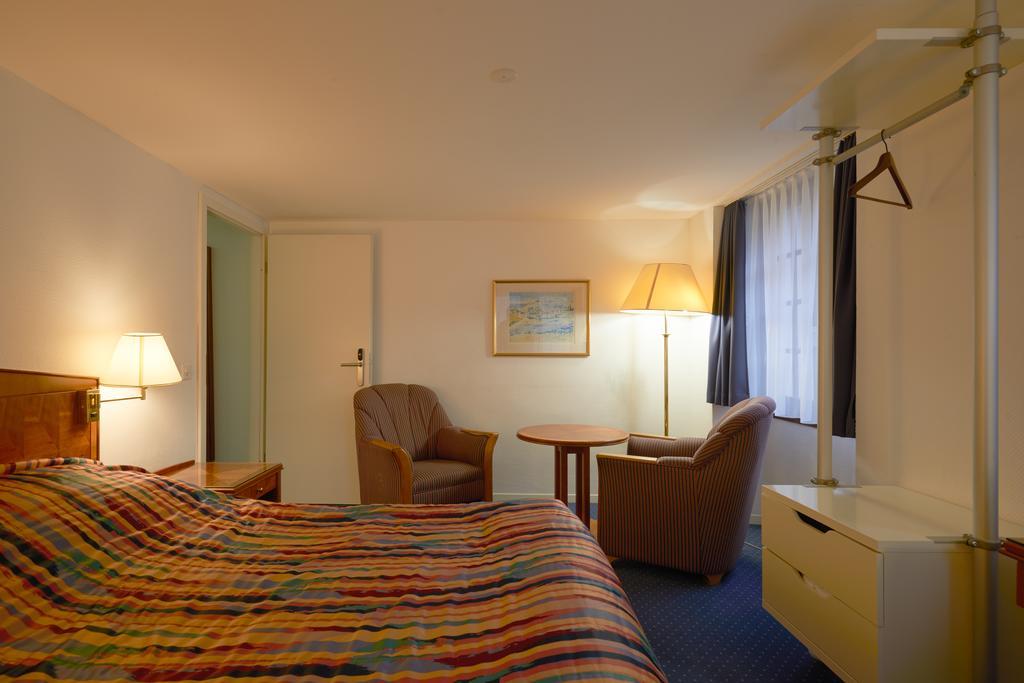 Hotel Hine Adon Fribourg Exteriör bild