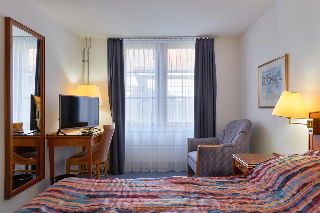 Hotel Hine Adon Fribourg Exteriör bild