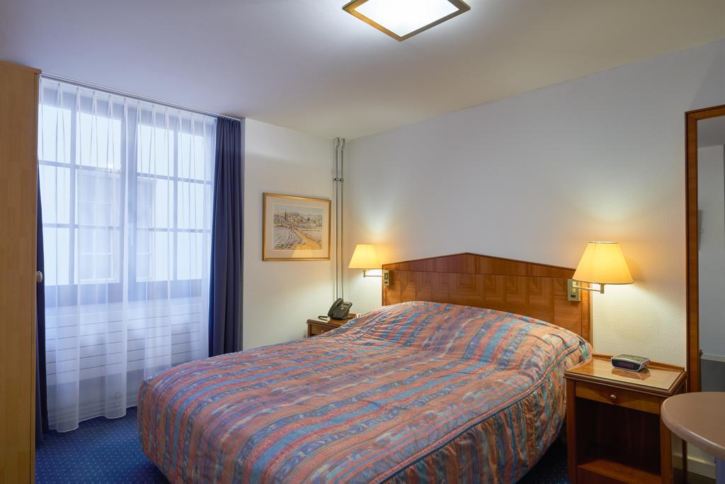 Hotel Hine Adon Fribourg Exteriör bild